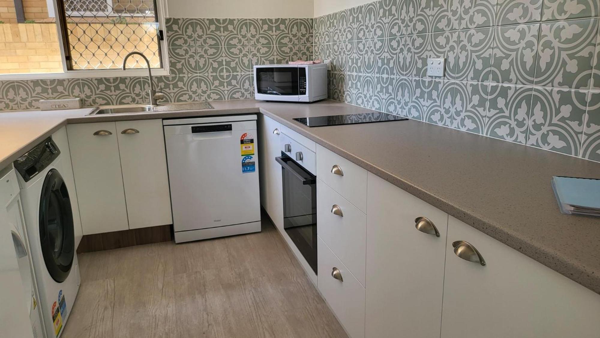 Husky 19 Beautifully Appointed Apartments - Great Location - In The Heart Of Husky Huskisson Eksteriør billede